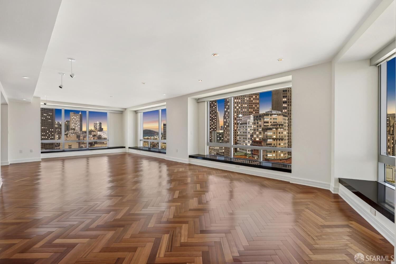 Property Photo:  765 Market Street 27D  CA 94103 