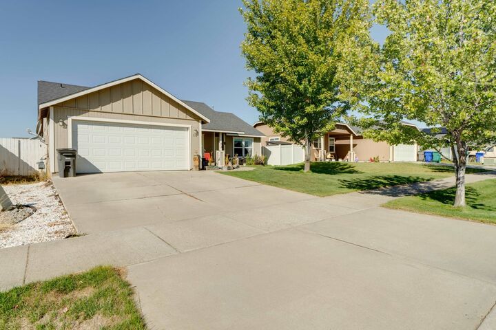 Property Photo:  332 S Campbell St  WA 99001 