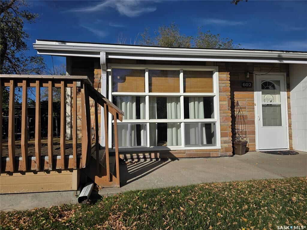Property Photo: 602 1st Avenue NE SK S9H 2B9