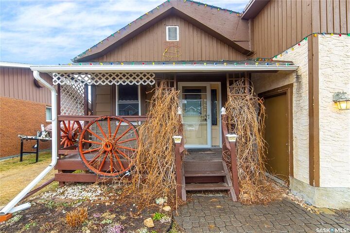 Photo de la propriété:  204 5th Avenue  SK S0K 0A0