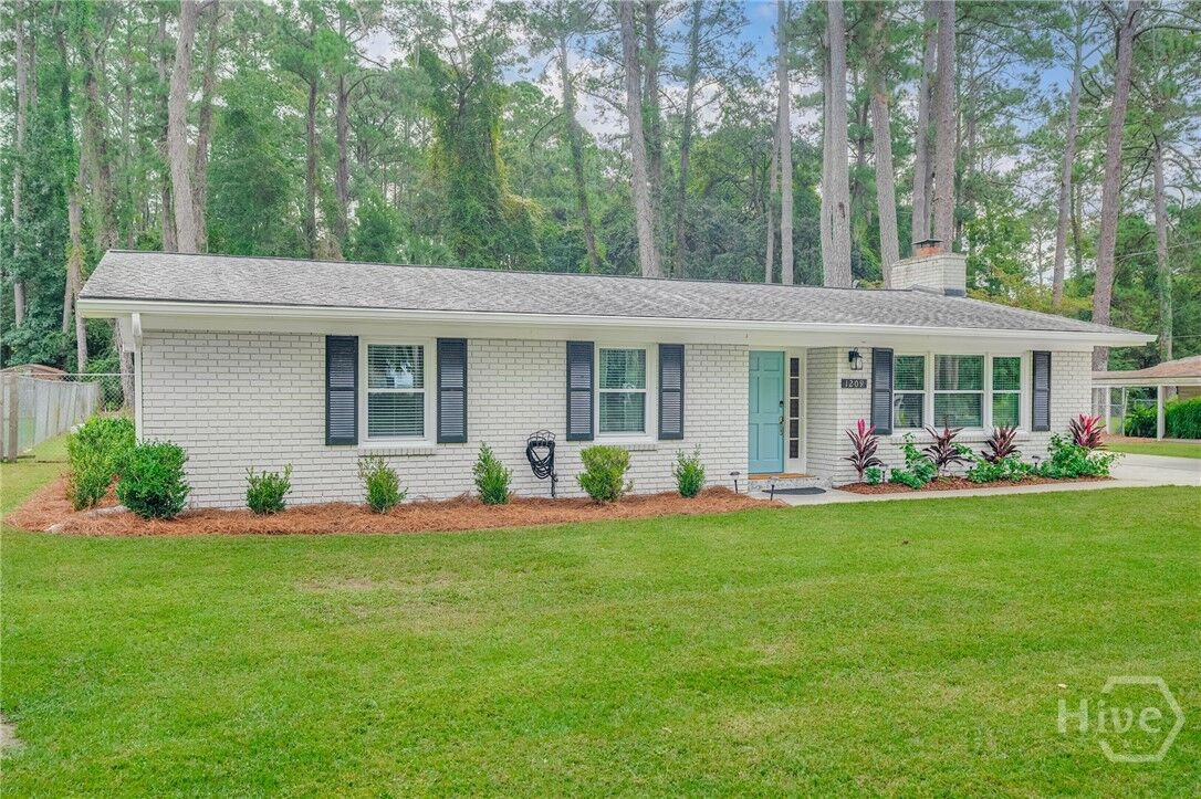 Property Photo:  1209 Wilmington Island Road  GA 31410 