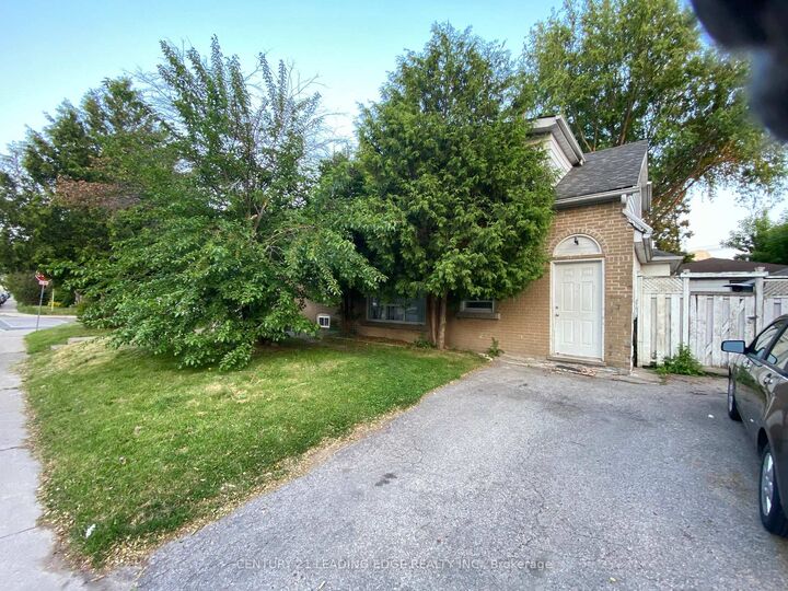 Property Photo: 82 Meighen Avenue ON M4B 2H5