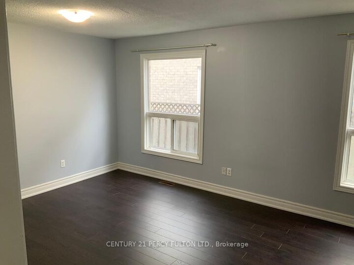 Photo de la propriété:  41 Rosseter Road Main  ON L3S 2N1 