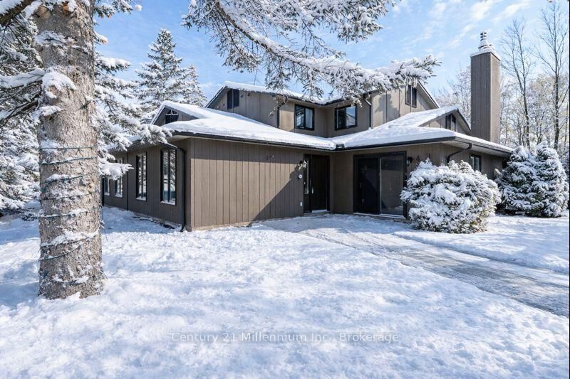 Property Photo: 4 Trafalgar Road 4 ON L9Y 5G4