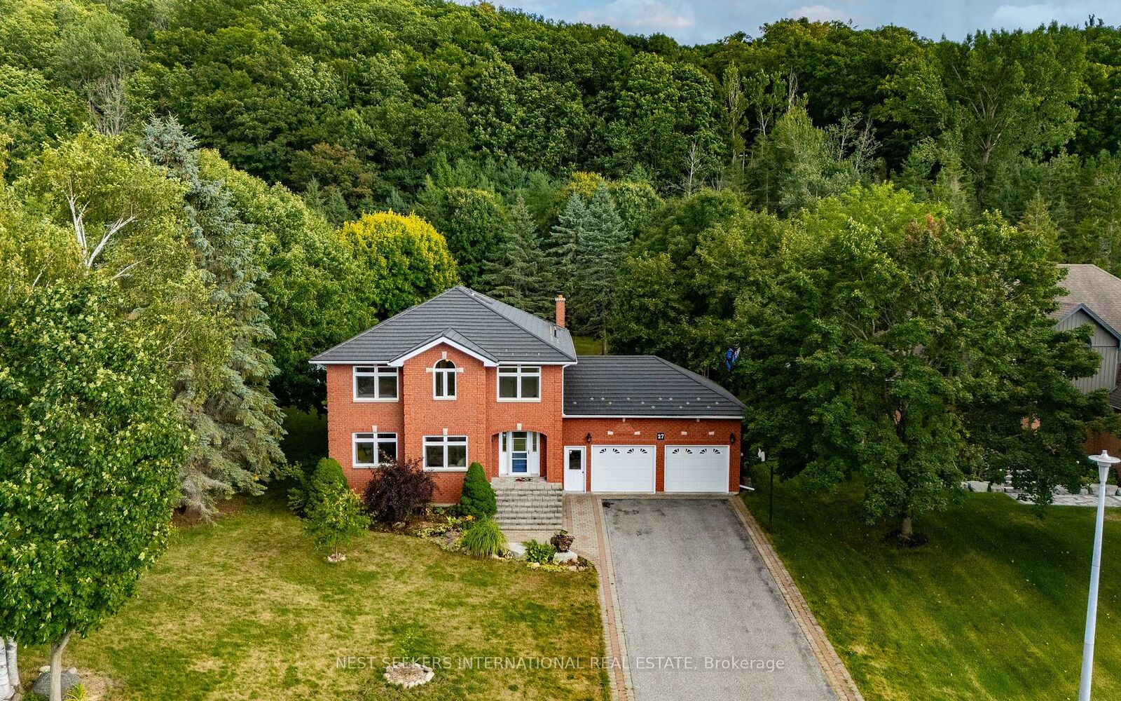 Photo de la propriété: 27 Eder Trail ON L9X 0G8