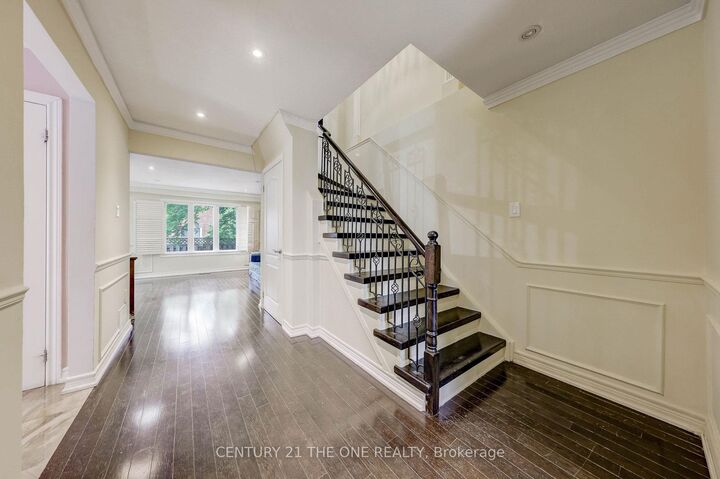 Property Photo: 27 Pugsley Avenue ON L4C 8V2