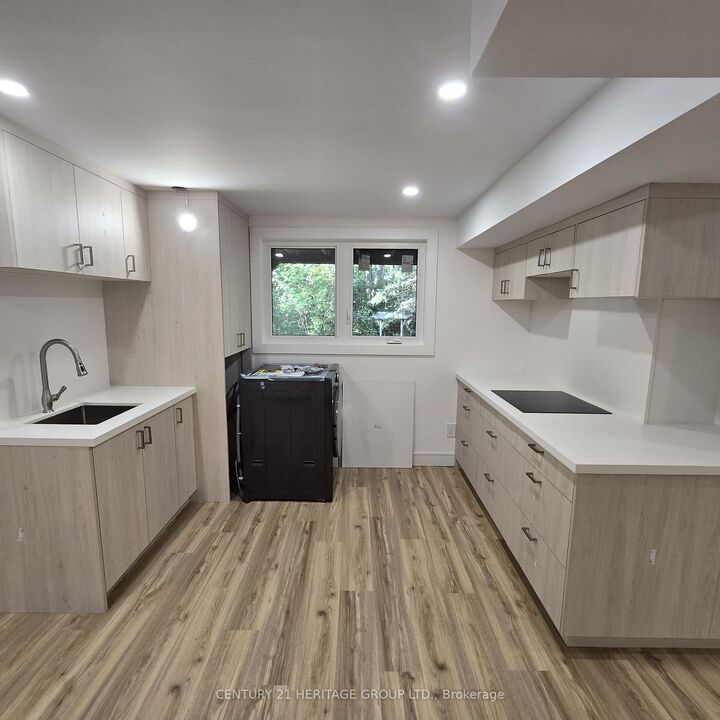 Photo de la propriété:  18 Lippincott Court  ON L4C 7M4 