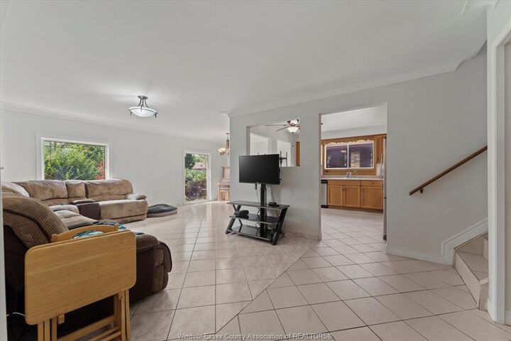 Property Photo:  10540 Halstead Crescent  ON N8R 2C4 