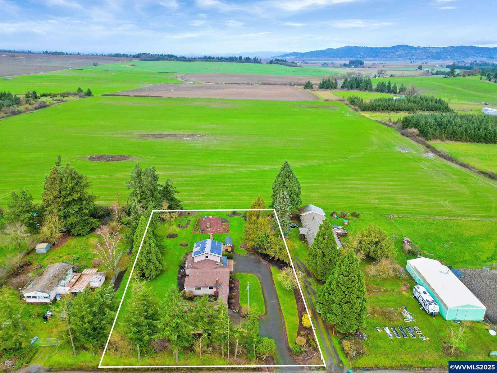 Property Photo: 11515 Buena Vista Rd OR 97351