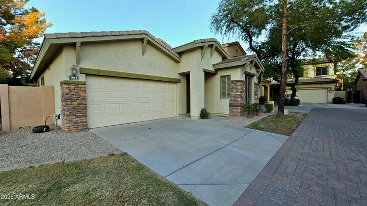 Property Photo:  1911 W Periwinkle Way  AZ 85248
