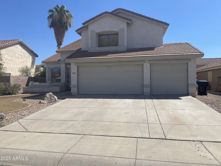 Property Photo:  10381 W Piccadilly Road  AZ 85392 