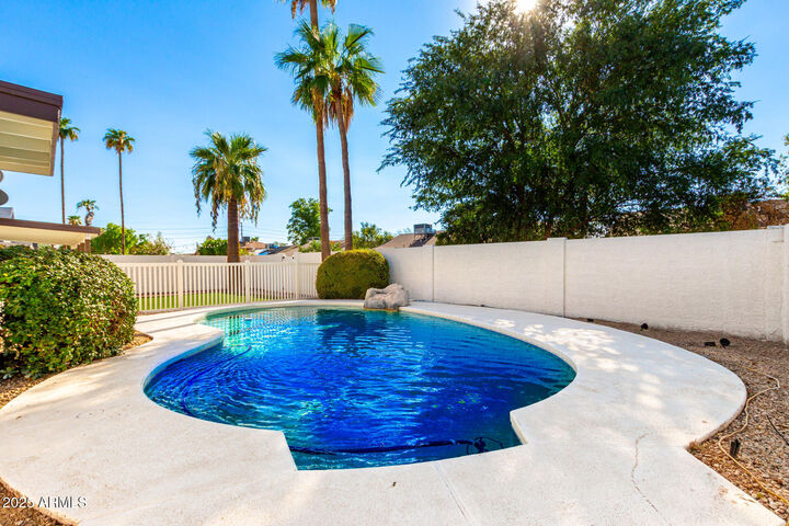 Property Photo: 1634 N Pennington Drive AZ 85224