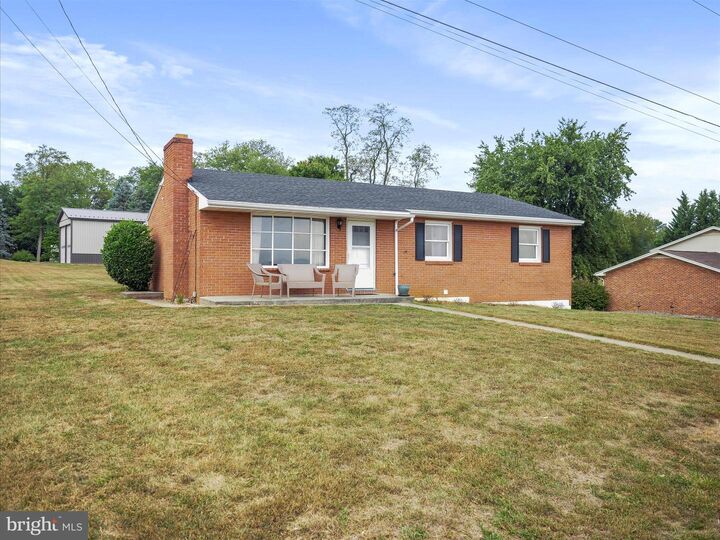 Property Photo: 15621 Oak Road PA 17268