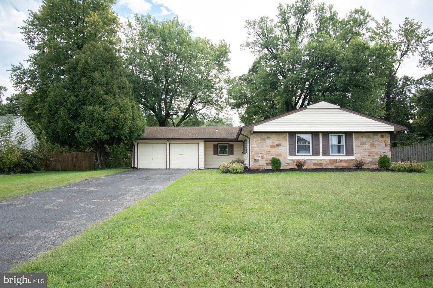 Property Photo:  2219 Hindle Lane  MD 20716 