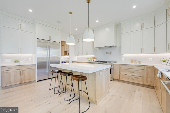 Property Photo:  7228 Allan Avenue  VA 22046 