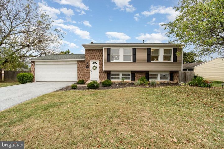 4317 Beaufort Hunt Drive  Harrisburg PA 17110 photo