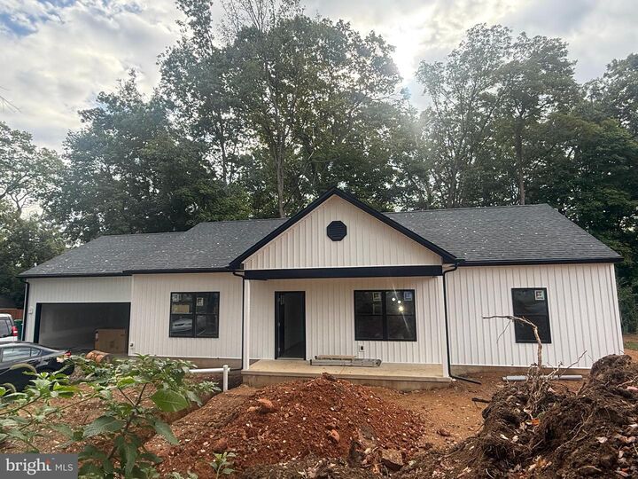 610 Woodland Avenue  Mount Holly Springs PA 17065 photo