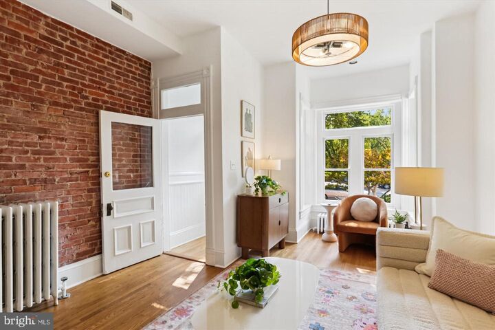 Property Photo:  314 North Carolina Avenue SE  DC 20003 