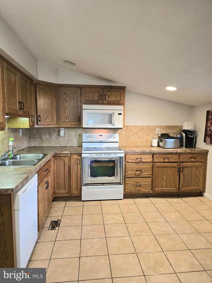 Property Photo: 1445 2nd PA 17025