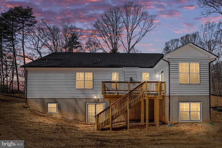 Property Photo: 260 Chriswood Lane VA 22556