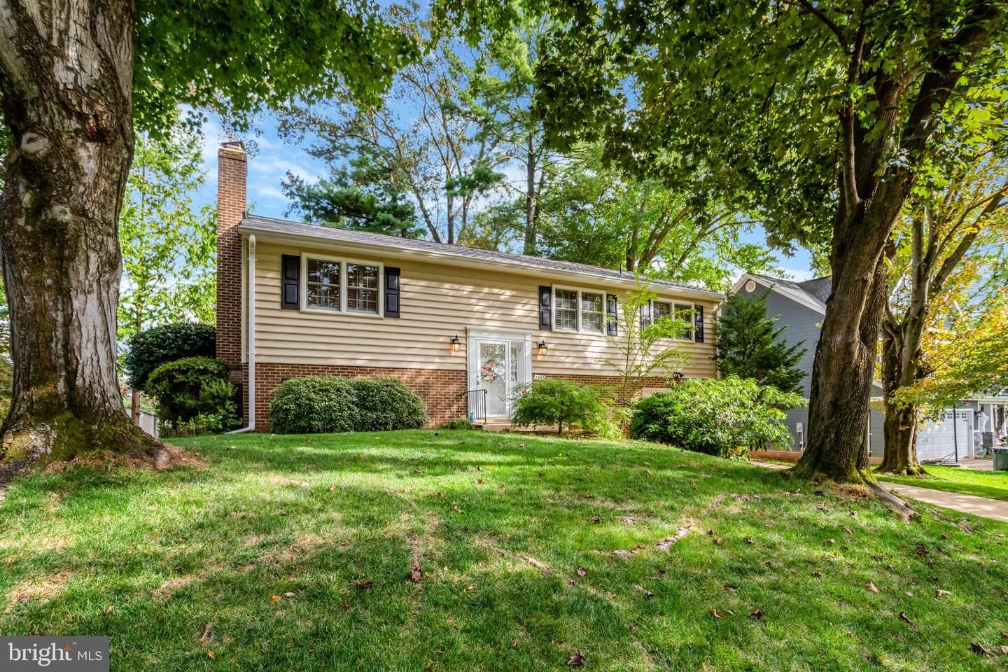 Property Photo: 2503 Bright Wood Drive VA 22027