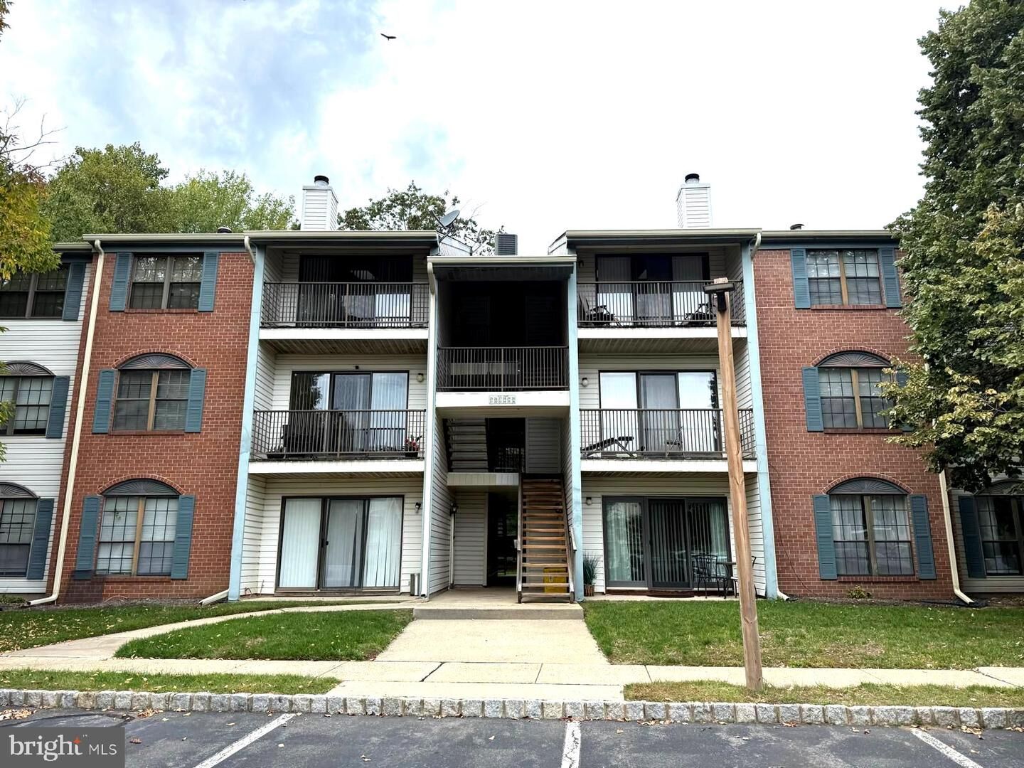 Property Photo:  31 Kite Court  NJ 08648 