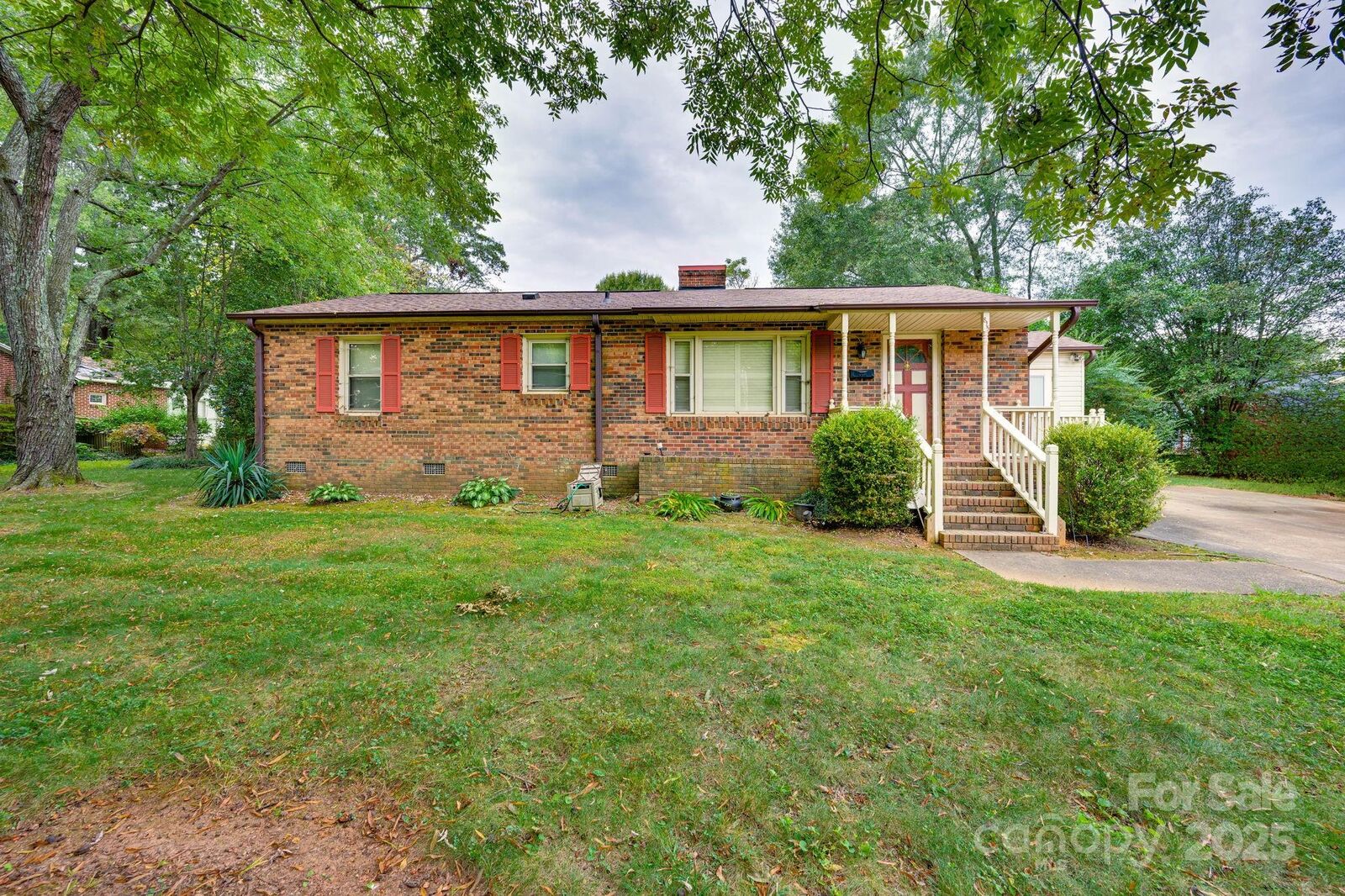 Property Photo: 815 Katherine Avenue NC 28086