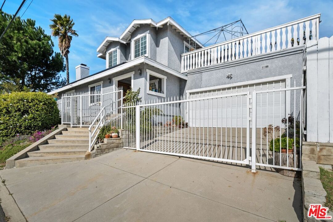 Property Photo: 13280 Raven St CA 91342