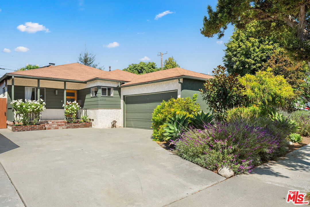 Property Photo:  12303 Herbert St  CA 90066 
