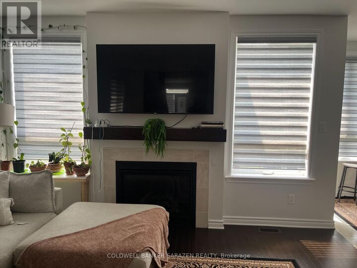Property Photo:  248 Dagenham Street  ON K2S 2X7 