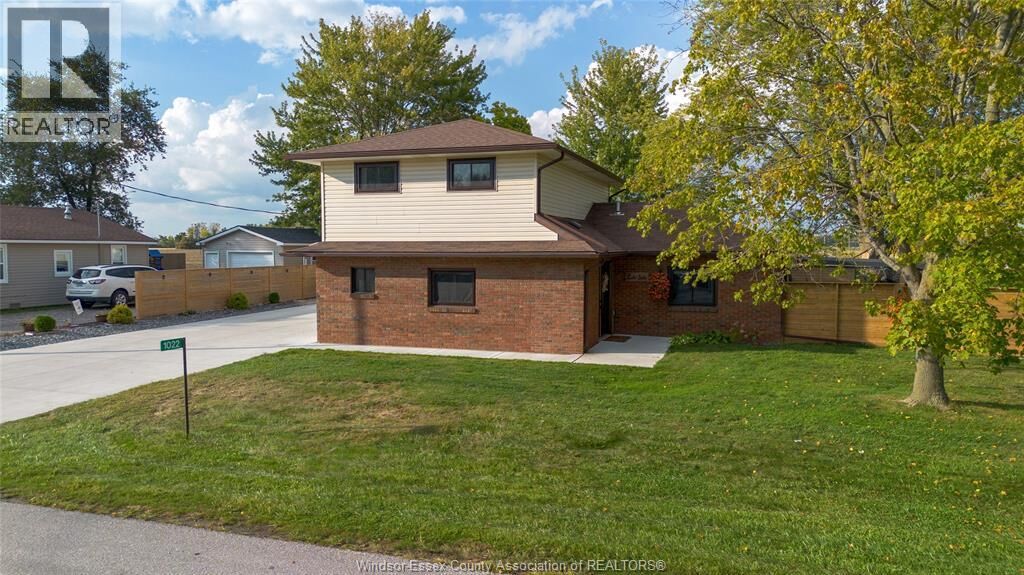 Property Photo:  1022 Oak Avenue  ON N9Y 3T5