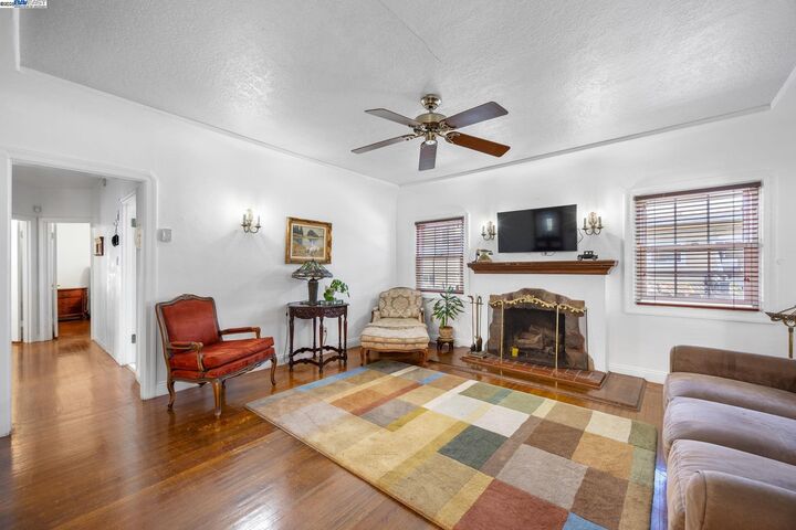 Property Photo: 436 Grove Way CA 94541
