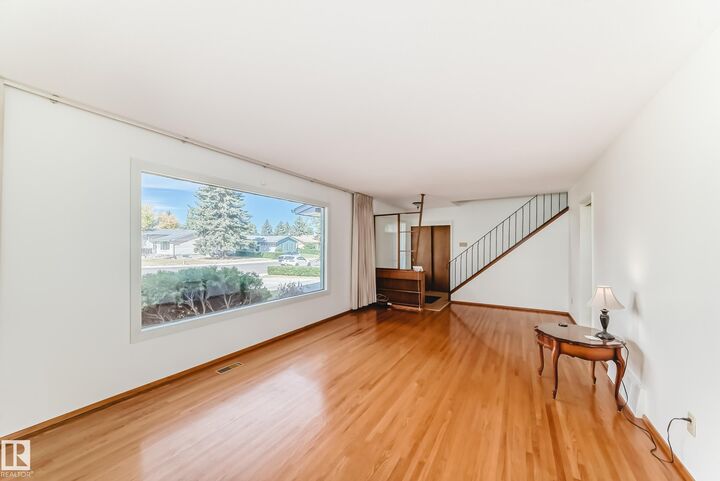 Photo de la propriété:  4603 116A Street NW  AB T6H 3R3 