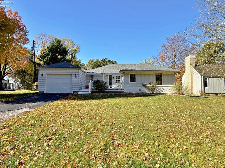 Property Photo: 137 Hampden Park OH 44883