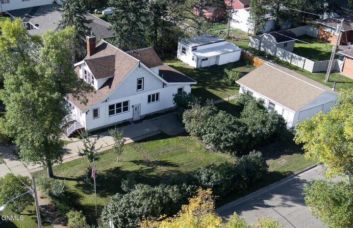 Property Photo:  417 Central Ave N  ND 58545 
