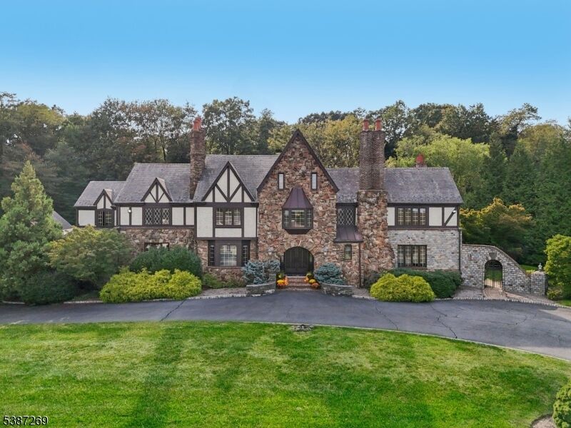 Property Photo:  14 Jenna Court  NJ 07076 