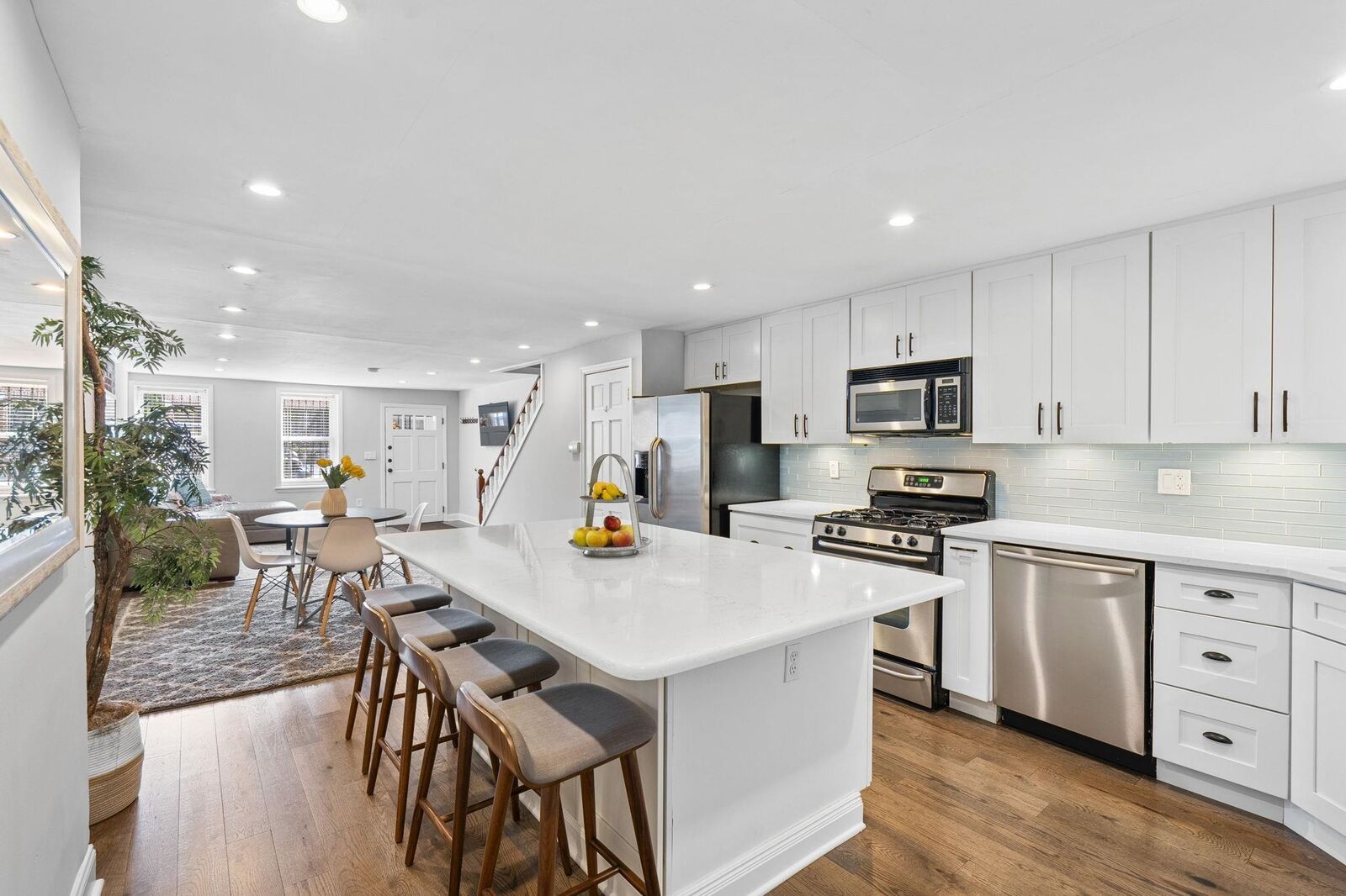 Property Photo:  331 Varick St 1  NJ 07302