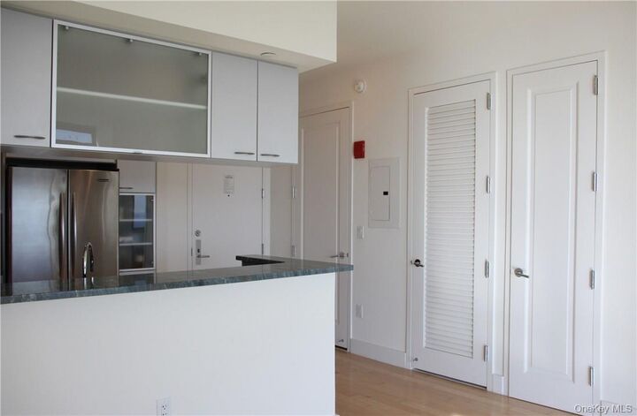 Property Photo: 175 Huguenot Street 1405 NY 10801