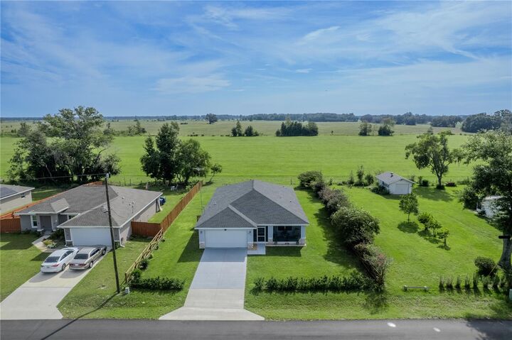 Property Photo: 11561 SW 175th Court FL 34432