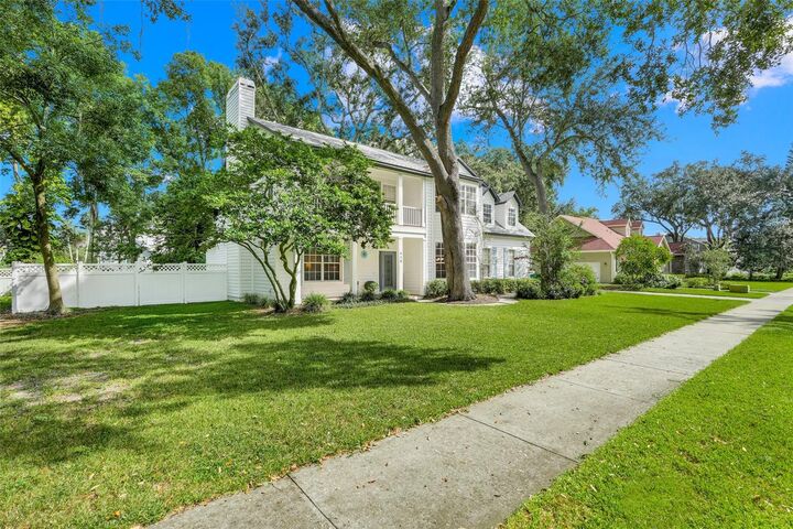 Property Photo:  418 Courtlea Oaks Boulevard  FL 34787 