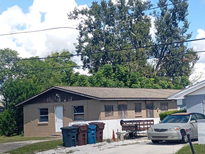 Property Photo:  232 E Street  FL 33853 