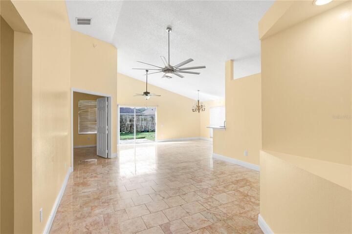 Property Photo: 126 N Weathersfield Avenue FL 32714
