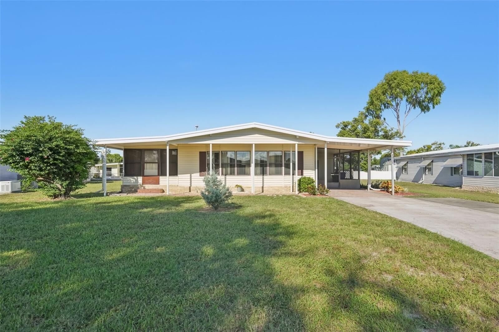 Property Photo:  1317 Mohawk Circle  FL 32778 