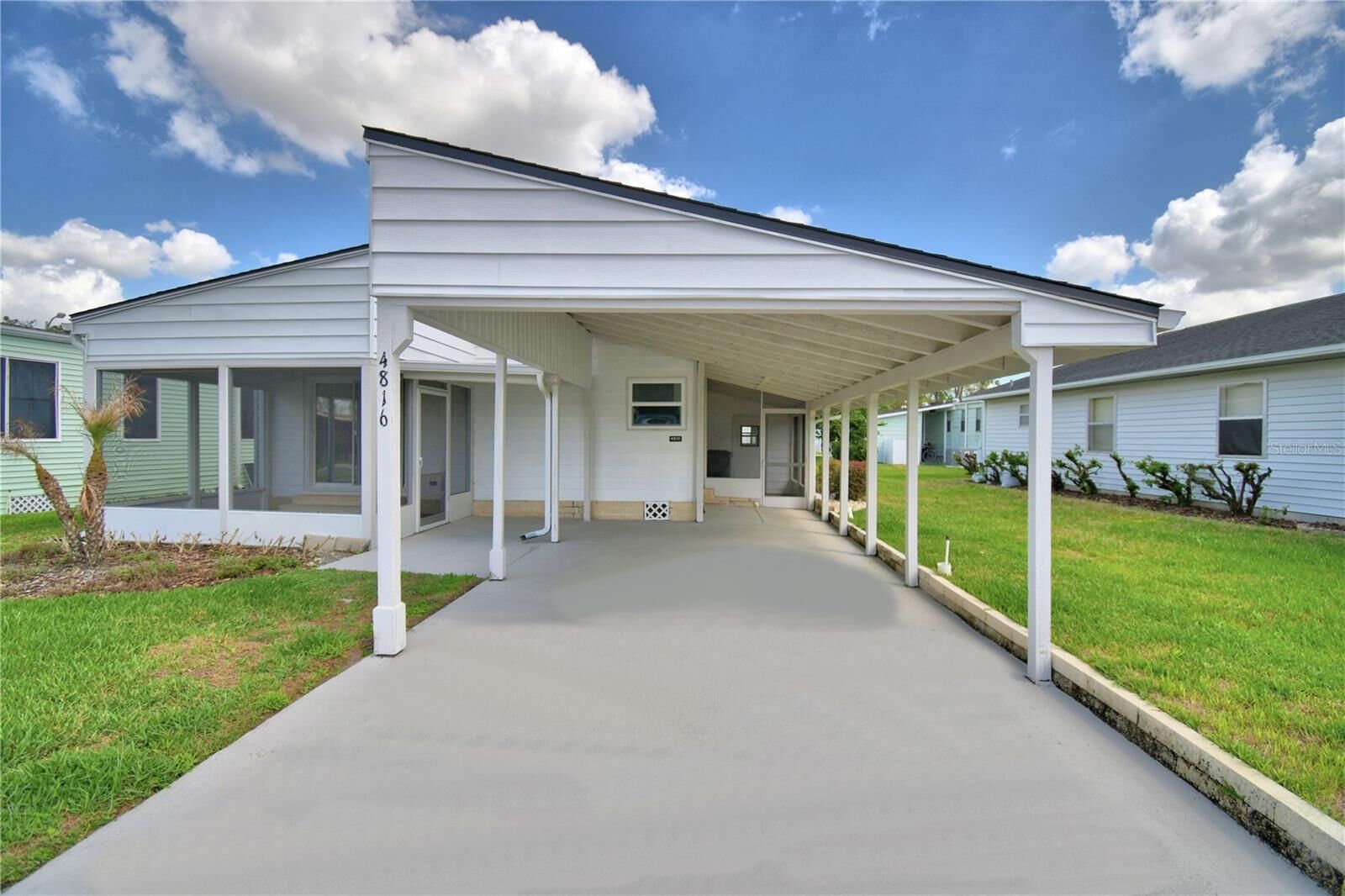 Property Photo: 4816 Goldenview Lane FL 33811