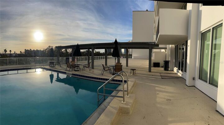 Property Photo:  101 S Gulfstream Avenue 10B  FL 34236