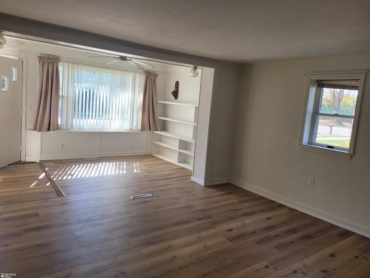 Property Photo: 2516 W Genesee Street MI 48446