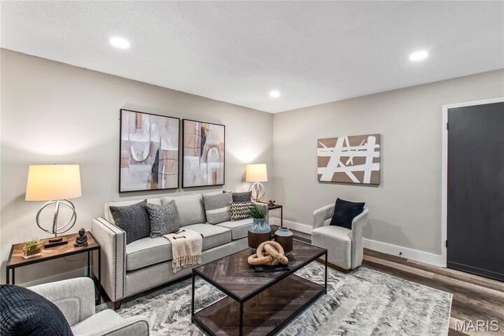 Property Photo:  541 White Birch Way  MO 63042 