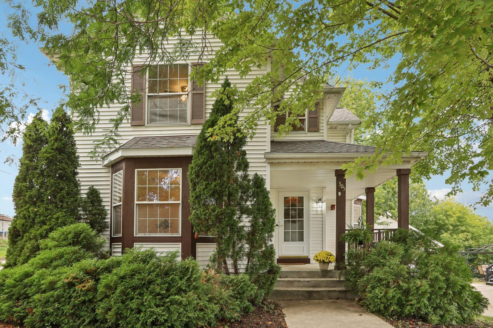Property Photo:  305 N 39th St  WI 53208 