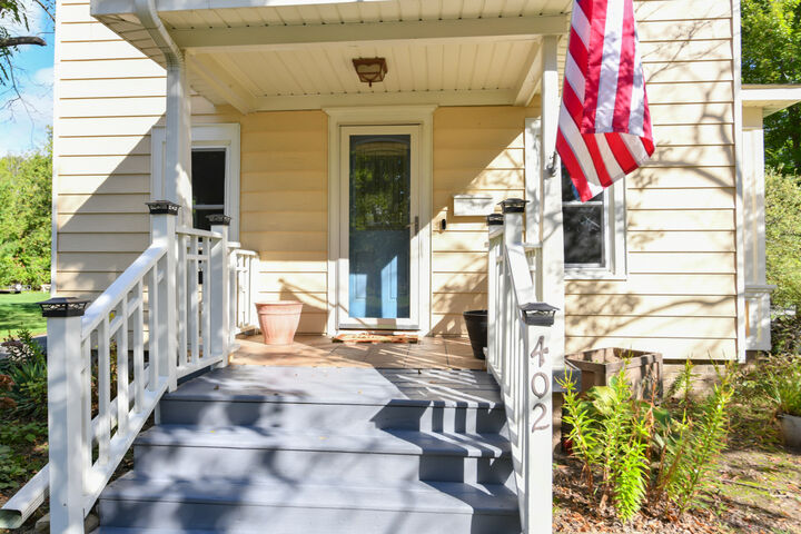 Property Photo:  402 W Walworth St  WI 53121 