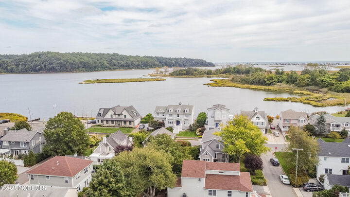 Property Photo:  11 Maplewood Avenue  NJ 07760 